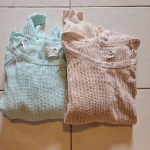 Womens light knit long sleeves sweater,beige,light blue,LA Hearts,size small